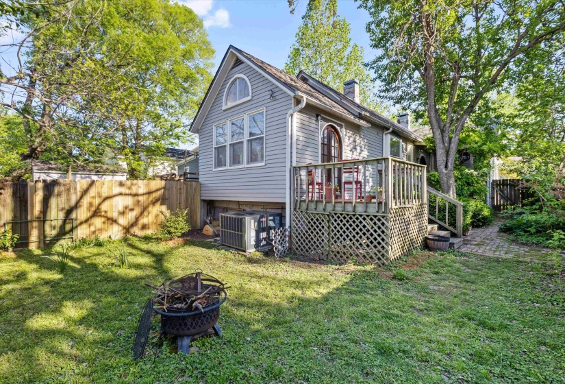 2094 CARR AVE, Memphis, Tennessee 38104, 2 Bedroom Bedrooms, 5 Room Rooms,1 BathroomBathrooms,Residential,For Sale,CARR,0,10218657