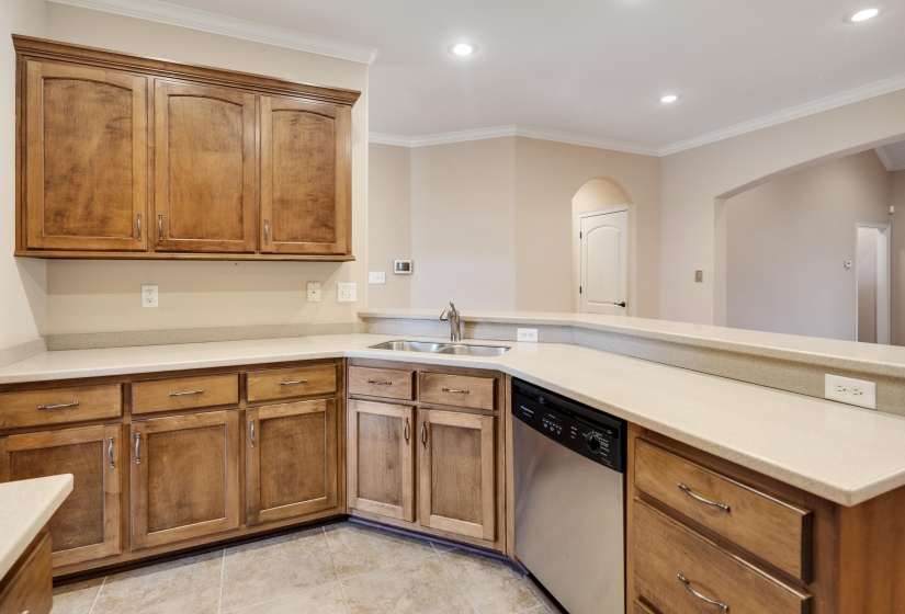 1620 RYAMAR CV, Memphis, Tennessee 38016, 2 Bedrooms Bedrooms, 6 Rooms Rooms,2 BathroomsBathrooms,Residential,For Sale,RYAMAR,10218666