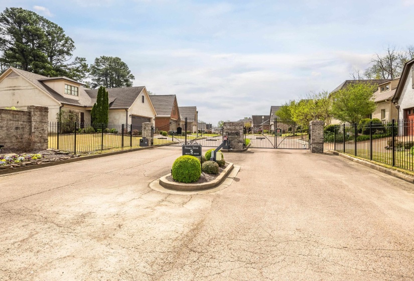 1620 RYAMAR CV, Memphis, Tennessee 38016, 2 Bedrooms Bedrooms, 6 Rooms Rooms,2 BathroomsBathrooms,Residential,For Sale,RYAMAR,10218666