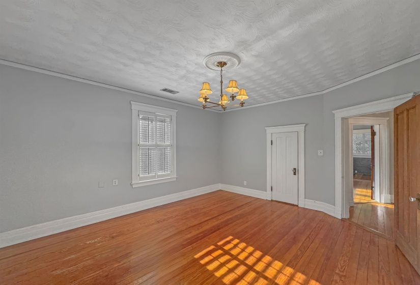 1867 COWDEN AVE, Memphis, Tennessee 38104, 3 Bedrooms Bedrooms, 8 Rooms Rooms,2.1 BathroomsBathrooms,Residential,For Sale,COWDEN,10218680