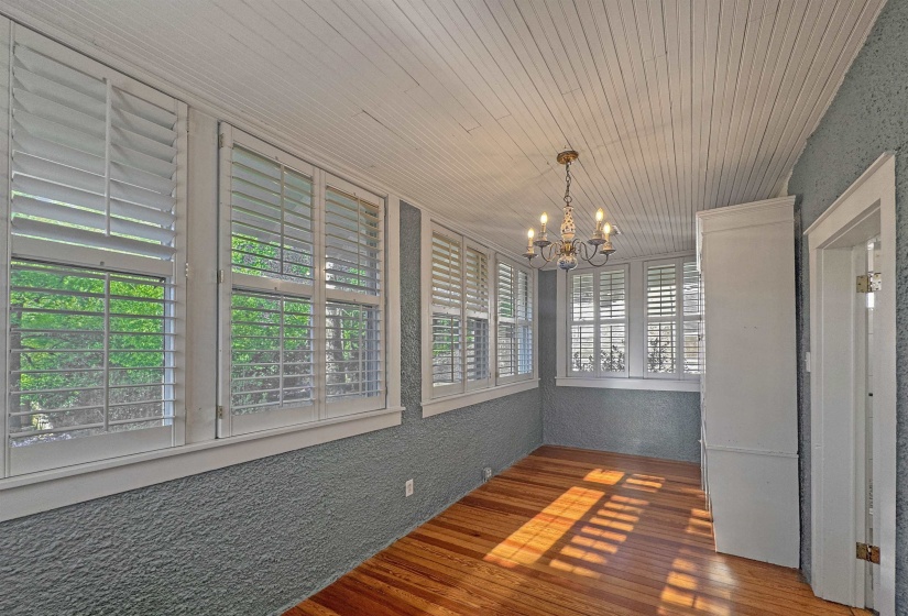 1867 COWDEN AVE, Memphis, Tennessee 38104, 3 Bedrooms Bedrooms, 8 Rooms Rooms,2.1 BathroomsBathrooms,Residential,For Sale,COWDEN,10218680