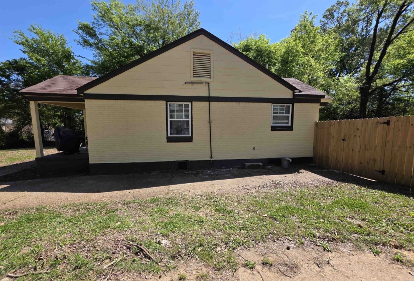1657 SOUTHERN AVE, Memphis, Tennessee 38114, 1 Bedroom Bedrooms, ,1 BathroomBathrooms,Duplexes,For Sale,SOUTHERN,10218700