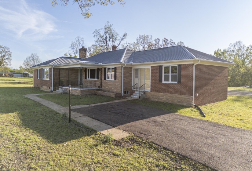 10135 128 HWY, Savannah, Tennessee 38372, 4 Bedroom Bedrooms, 8 Room Rooms,3 BathroomBathrooms,Residential,For Sale,128,0,10218725