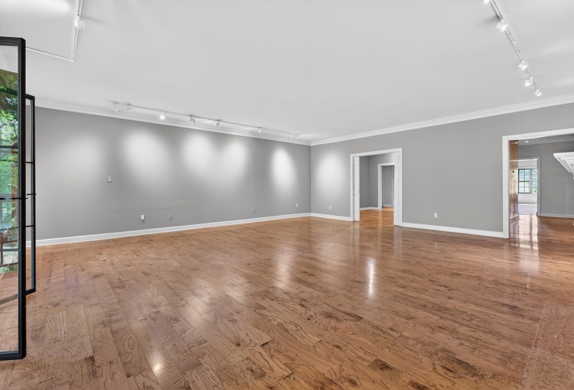585 GREER ST, Memphis, Tennessee 38111, 3 Bedroom Bedrooms, 7 Room Rooms,3 BathroomBathrooms,Residential,For Sale,GREER,0,10218726