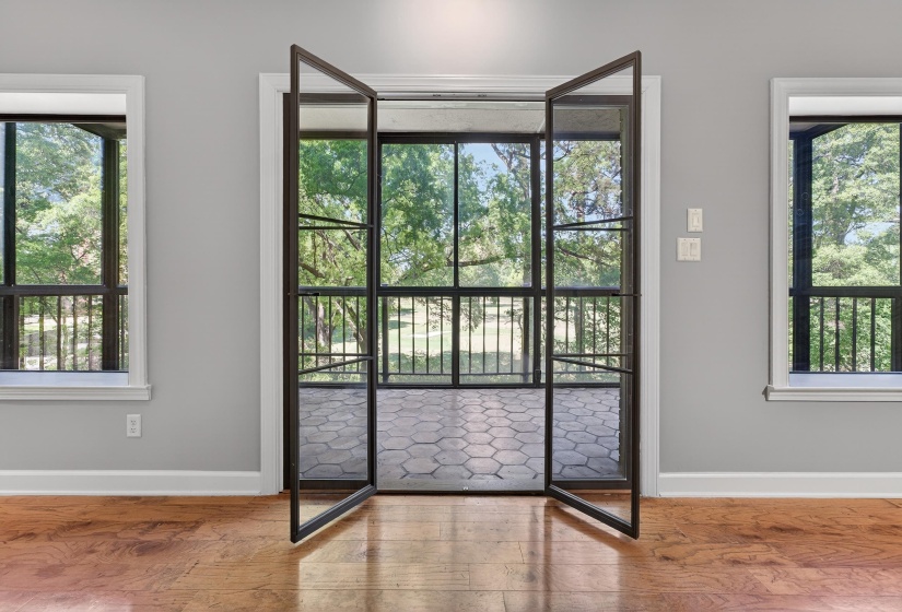 585 GREER ST, Memphis, Tennessee 38111, 3 Bedroom Bedrooms, 7 Room Rooms,3 BathroomBathrooms,Residential,For Sale,GREER,0,10218726