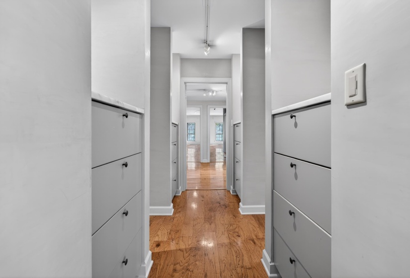 585 GREER ST, Memphis, Tennessee 38111, 3 Bedroom Bedrooms, 7 Room Rooms,3 BathroomBathrooms,Residential,For Sale,GREER,0,10218726