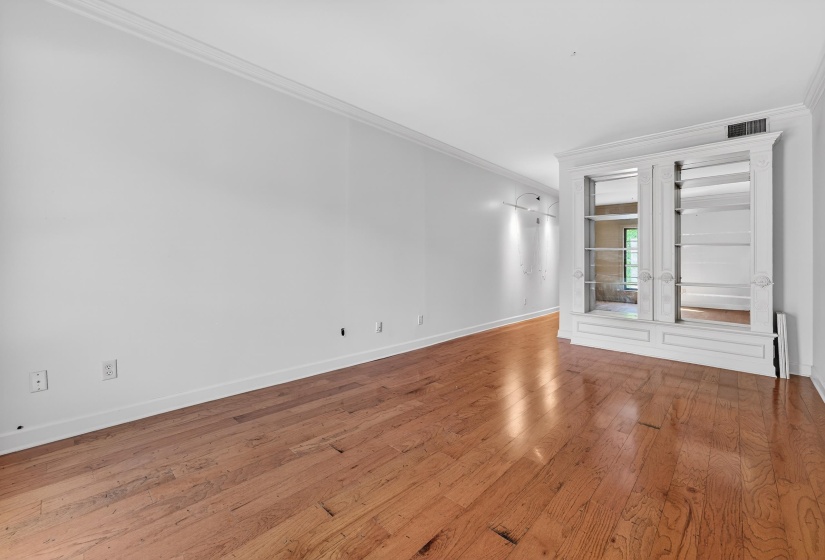585 GREER ST, Memphis, Tennessee 38111, 3 Bedroom Bedrooms, 7 Room Rooms,3 BathroomBathrooms,Residential,For Sale,GREER,0,10218726