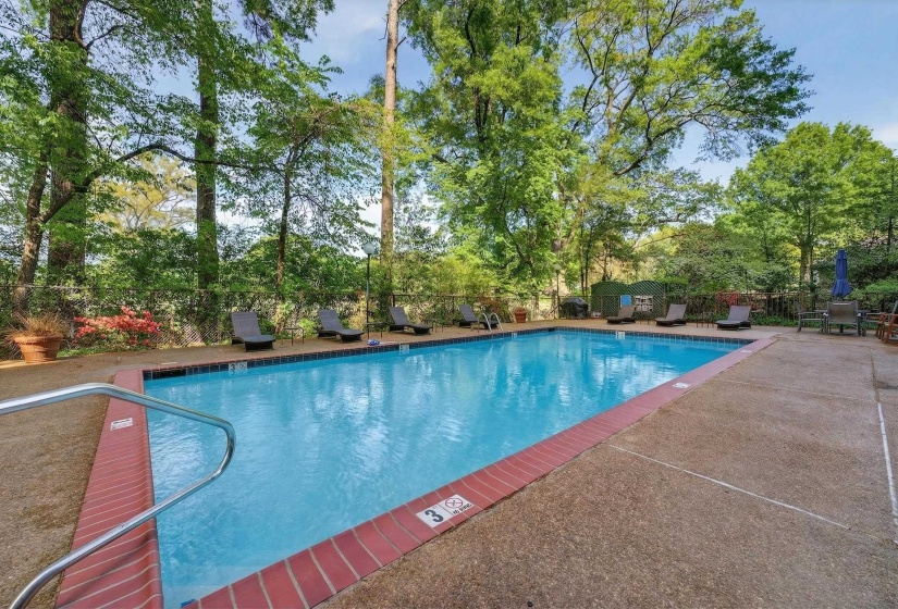 585 GREER ST, Memphis, Tennessee 38111, 3 Bedroom Bedrooms, 7 Room Rooms,3 BathroomBathrooms,Residential,For Sale,GREER,0,10218726