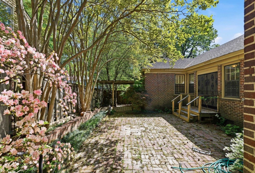 710 ROSEMARY LN, Memphis, Tennessee 38104, 2 Bedrooms Bedrooms, 7 Rooms Rooms,1 BathroomBathrooms,Residential,For Sale,ROSEMARY,10218684