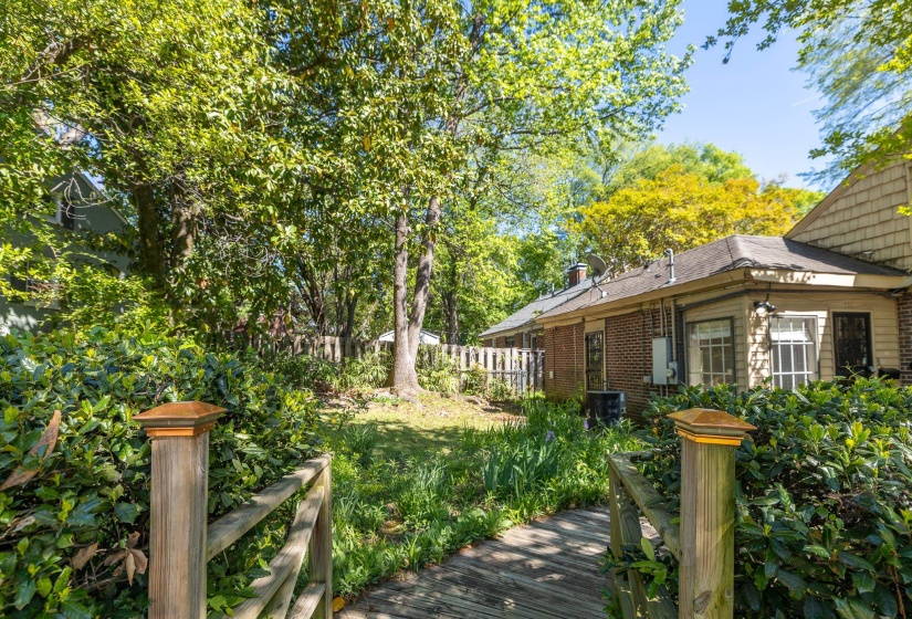 710 ROSEMARY LN, Memphis, Tennessee 38104, 2 Bedrooms Bedrooms, 7 Rooms Rooms,1 BathroomBathrooms,Residential,For Sale,ROSEMARY,10218684