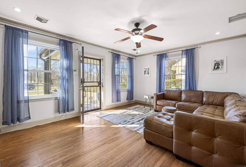 4120 VILLAGE RD, Memphis, Tennessee 38117, 3 Bedroom Bedrooms, 3 Room Rooms,2 BathroomBathrooms,Residential,For Sale,VILLAGE,0,10218687