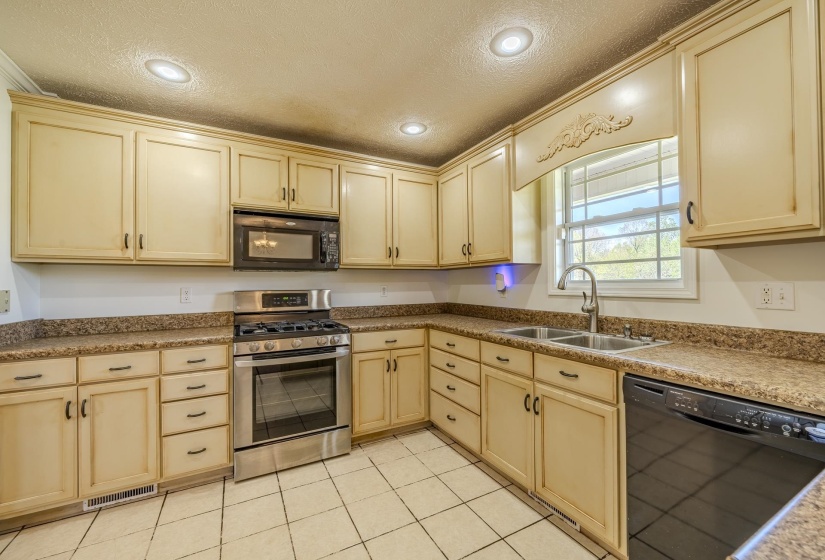 200 BOYD RD, Adamsville, Tennessee 38310, 3 Bedrooms Bedrooms, 8 Rooms Rooms,2 BathroomsBathrooms,Residential,For Sale,BOYD,10218689