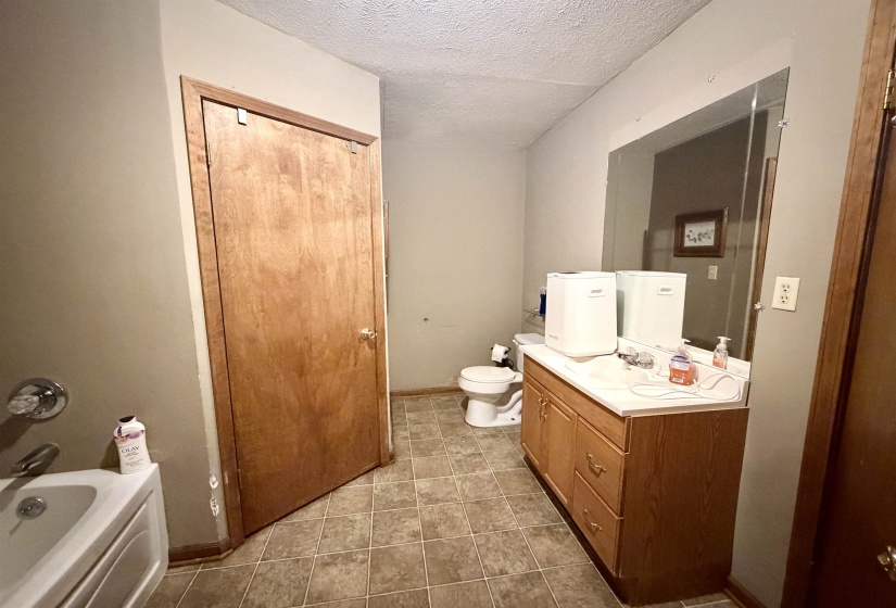 1527 LEAPWOOD ENVILLE RD, Adamsville, Tennessee 38310-4739, 3 Bedrooms Bedrooms, 7 Rooms Rooms,2 BathroomsBathrooms,Residential,For Sale,LEAPWOOD ENVILLE,10218691