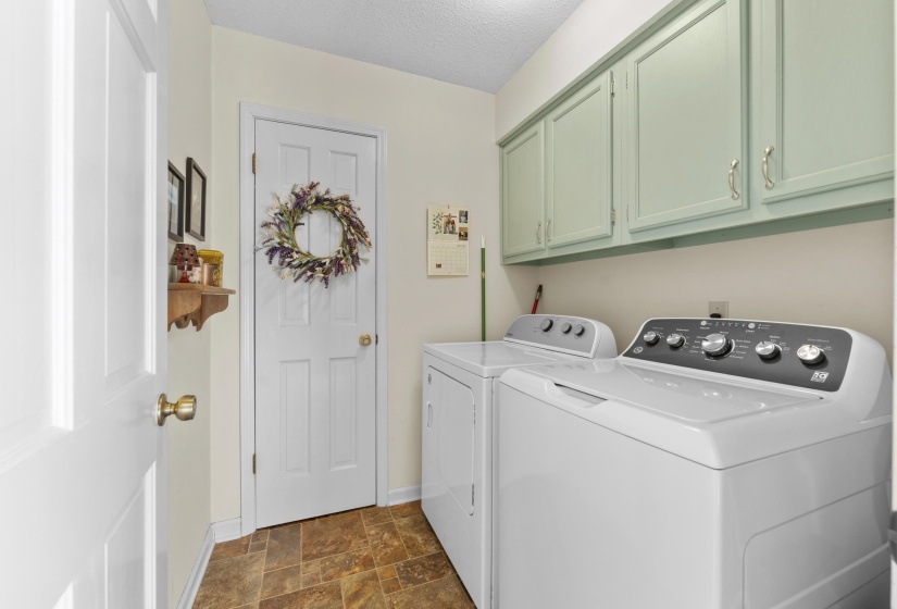 700 LANCELOT LN, Collierville, Tennessee 38017, 4 Bedroom Bedrooms, 8 Room Rooms,2.1 BathroomBathrooms,Residential,For Sale,LANCELOT,0,10218696