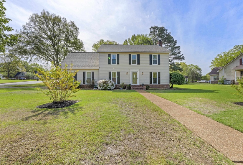 700 LANCELOT LN, Collierville, Tennessee 38017, 4 Bedroom Bedrooms, 8 Room Rooms,2.1 BathroomBathrooms,Residential,For Sale,LANCELOT,0,10218696