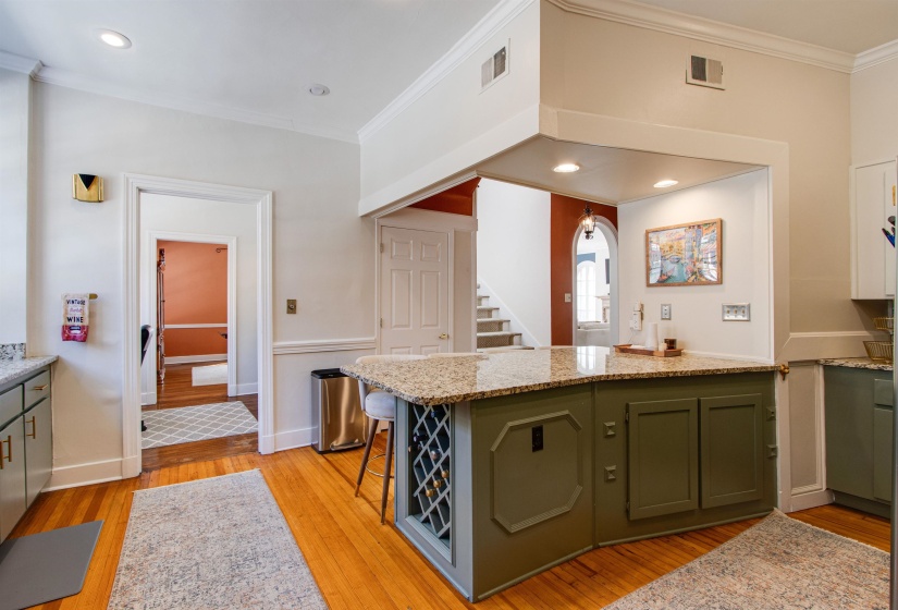 711 MCLEAN BLVD, Memphis, Tennessee 38104, 3 Bedrooms Bedrooms, 7 Rooms Rooms,3 BathroomsBathrooms,Residential,For Sale,MCLEAN,10218715