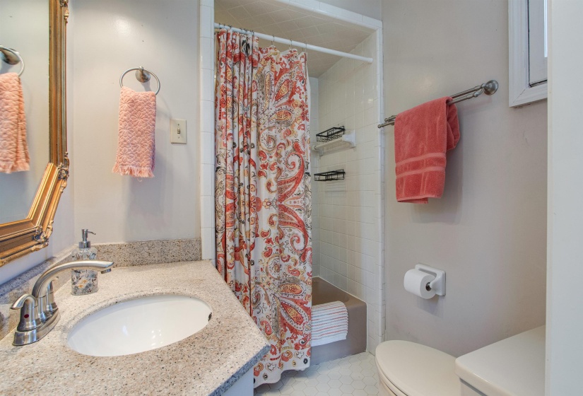 711 MCLEAN BLVD, Memphis, Tennessee 38104, 3 Bedrooms Bedrooms, 7 Rooms Rooms,3 BathroomsBathrooms,Residential,For Sale,MCLEAN,10218715