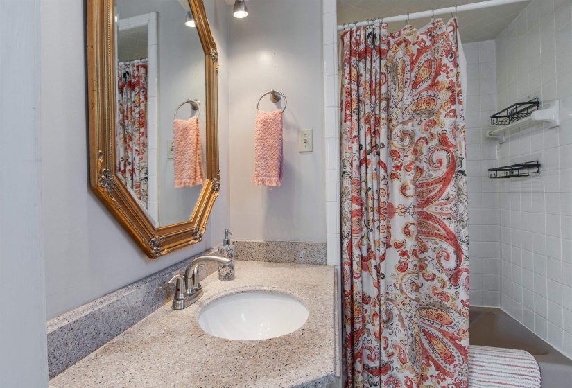 711 MCLEAN BLVD, Memphis, Tennessee 38104, 3 Bedrooms Bedrooms, 7 Rooms Rooms,3 BathroomsBathrooms,Residential,For Sale,MCLEAN,10218715