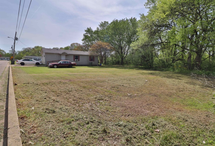 319 WAYNE AVE, Ripley, Tennessee 38063, 1 Bedroom Bedrooms, ,1 BathroomBathrooms,Duplexes,For Sale,WAYNE,10218774