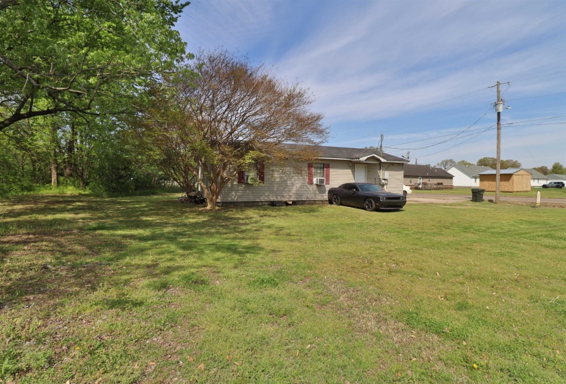 319 WAYNE AVE, Ripley, Tennessee 38063, 1 Bedroom Bedrooms, ,1 BathroomBathrooms,Duplexes,For Sale,WAYNE,10218774