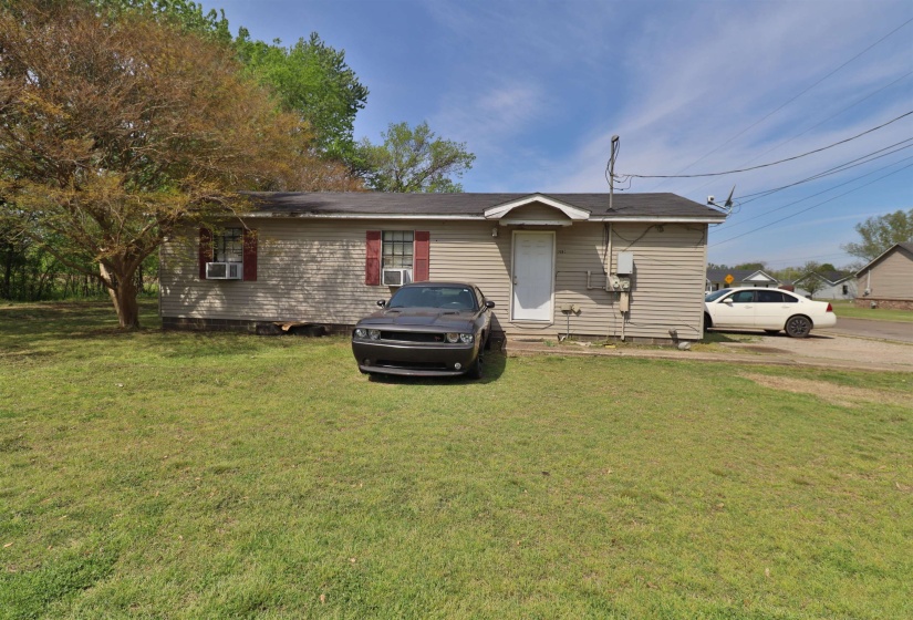 319 WAYNE AVE, Ripley, Tennessee 38063, 1 Bedroom Bedrooms, ,1 BathroomBathrooms,Duplexes,For Sale,WAYNE,10218774