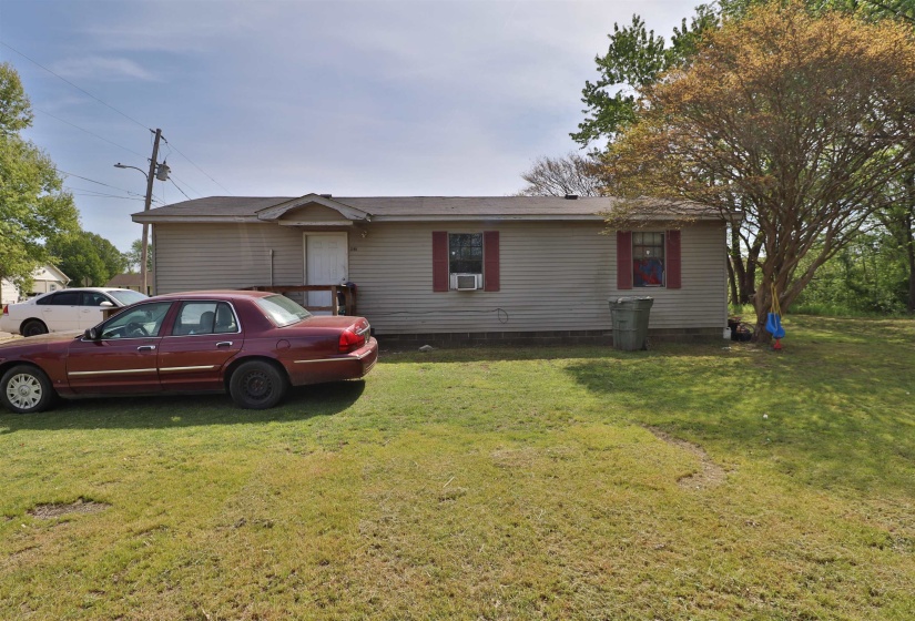 319 WAYNE AVE, Ripley, Tennessee 38063, 1 Bedroom Bedrooms, ,1 BathroomBathrooms,Duplexes,For Sale,WAYNE,10218774