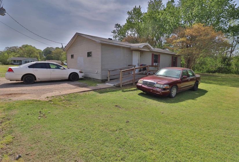 319 WAYNE AVE, Ripley, Tennessee 38063, 1 Bedroom Bedrooms, ,1 BathroomBathrooms,Duplexes,For Sale,WAYNE,10218774
