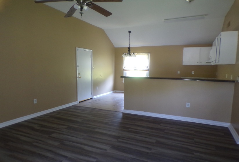 3583 RUSSELWOOD DR, Memphis, Tennessee 38128, 3 Bedrooms Bedrooms, 5 Rooms Rooms,2 BathroomsBathrooms,Rental Properties,For Sale,RUSSELWOOD,10218786
