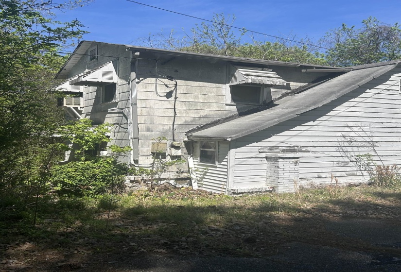 View of side of home