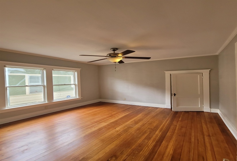 1916 WALKER ST, Memphis, Tennessee 38104, 4 Bedrooms Bedrooms, 8 Rooms Rooms,3 BathroomsBathrooms,Rental Properties,For Sale,WALKER,10218837