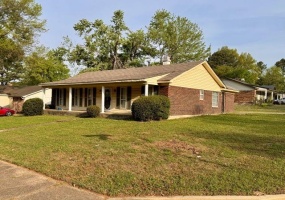 3084 GREENBRANCH DR, Memphis, Tennessee 38118, 3 Bedrooms Bedrooms, 5 Rooms Rooms,2 BathroomsBathrooms,Rental Properties,For Sale,GREENBRANCH,10218840