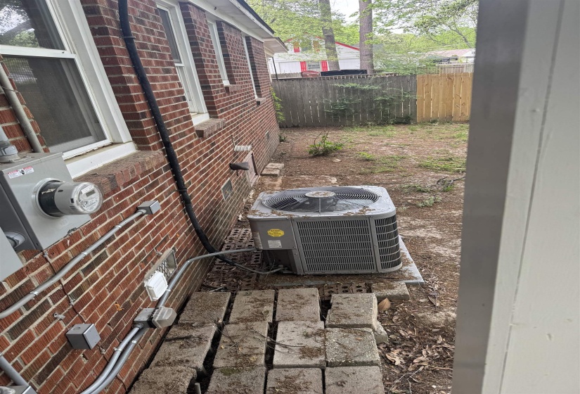 1284 MERRYCREST DR, Memphis, Tennessee 38111, 3 Bedroom Bedrooms, 6 Room Rooms,1 BathroomBathrooms,Residential,For Sale,MERRYCREST,0,10218806