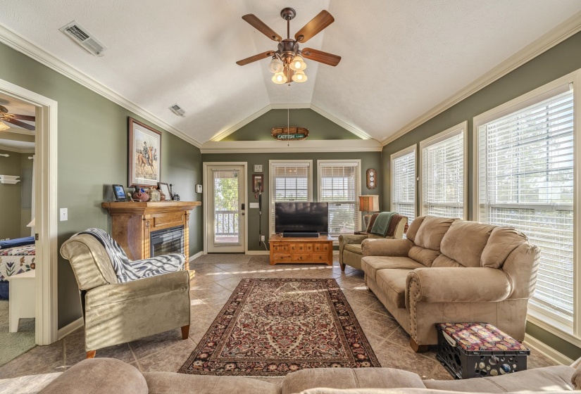 1900 CATFISH LN, Crump, Tennessee 38327, 2 Bedrooms Bedrooms, 6 Rooms Rooms,2 BathroomsBathrooms,Residential,For Sale,CATFISH,10218821