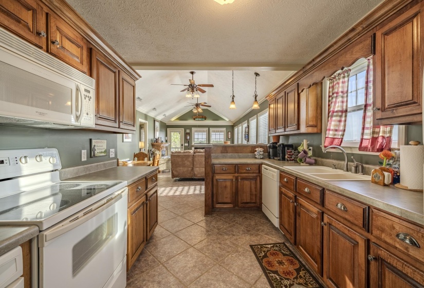 1900 CATFISH LN, Crump, Tennessee 38327, 2 Bedrooms Bedrooms, 6 Rooms Rooms,2 BathroomsBathrooms,Residential,For Sale,CATFISH,10218821