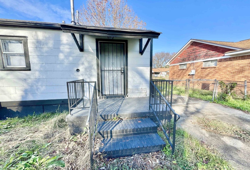 2071 HUBERT AVE, Memphis, Tennessee 38108, 2 Bedroom Bedrooms, 4 Room Rooms,1 BathroomBathrooms,Residential,For Sale,HUBERT,0,10218833