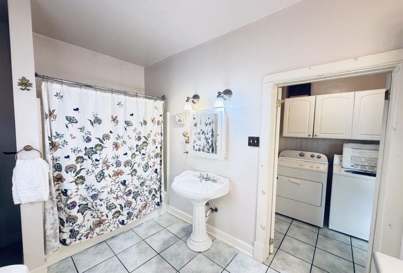 1045 REMBERT ST, Memphis, Tennessee 38104, 2 Bedroom Bedrooms, 5 Room Rooms,1 BathroomBathrooms,Residential,For Sale,REMBERT,0,10218836