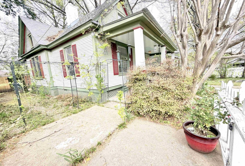 1045 REMBERT ST, Memphis, Tennessee 38104, 2 Bedroom Bedrooms, 5 Room Rooms,1 BathroomBathrooms,Residential,For Sale,REMBERT,0,10218836
