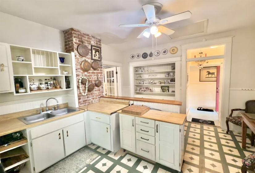 1045 REMBERT ST, Memphis, Tennessee 38104, 2 Bedroom Bedrooms, 5 Room Rooms,1 BathroomBathrooms,Residential,For Sale,REMBERT,0,10218836