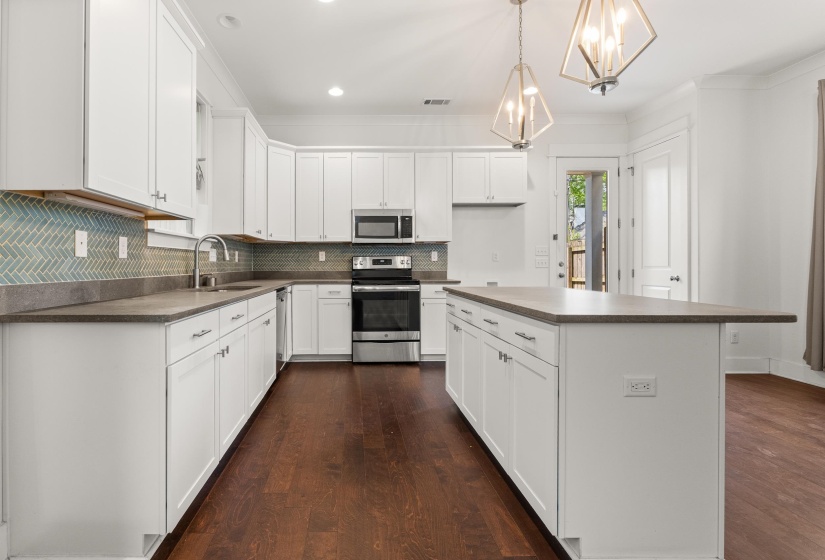 931 BRUCE ST, Memphis, Tennessee 38104, 3 Bedroom Bedrooms, 6 Room Rooms,2.1 BathroomBathrooms,Residential,For Sale,BRUCE,0,10218849