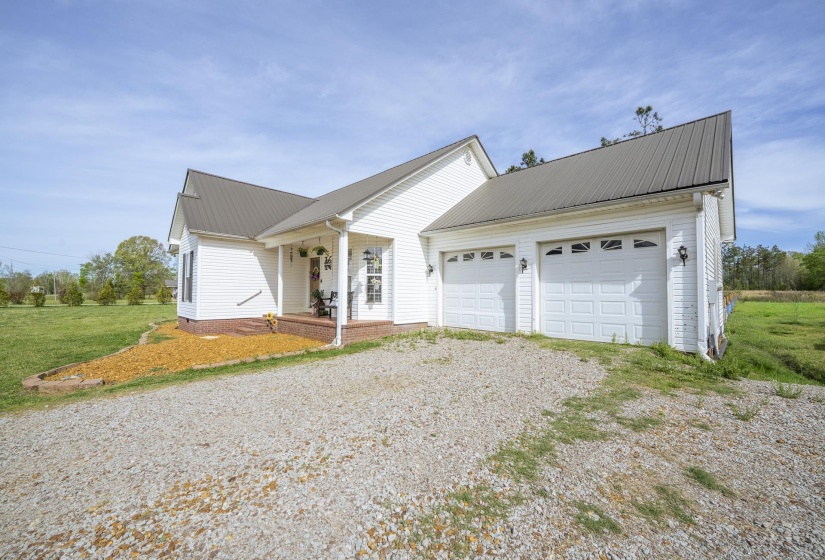 4970 57 HWY, Michie, Tennessee 38357, 3 Bedroom Bedrooms, 10 Room Rooms,2 BathroomBathrooms,Residential,For Sale,57,0,10218852