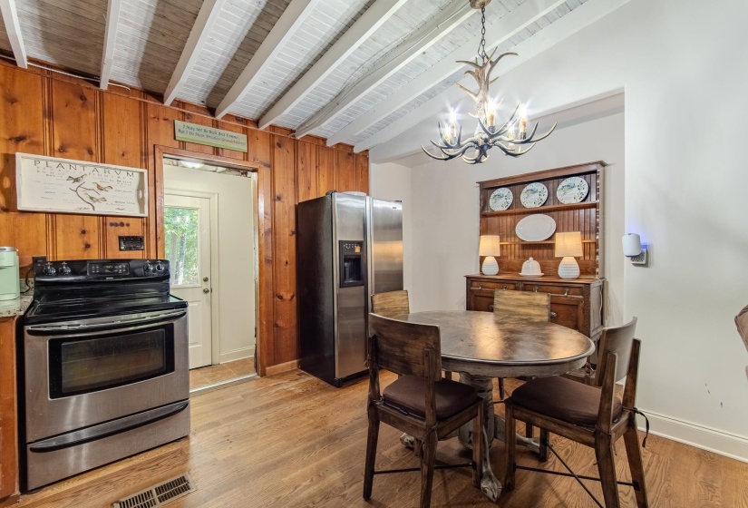 2395 POCAHONTAS RD, Pocahontas, Tennessee 38061-5537, 3 Bedrooms Bedrooms, 8 Rooms Rooms,2 BathroomsBathrooms,Residential,For Sale,POCAHONTAS,10218873