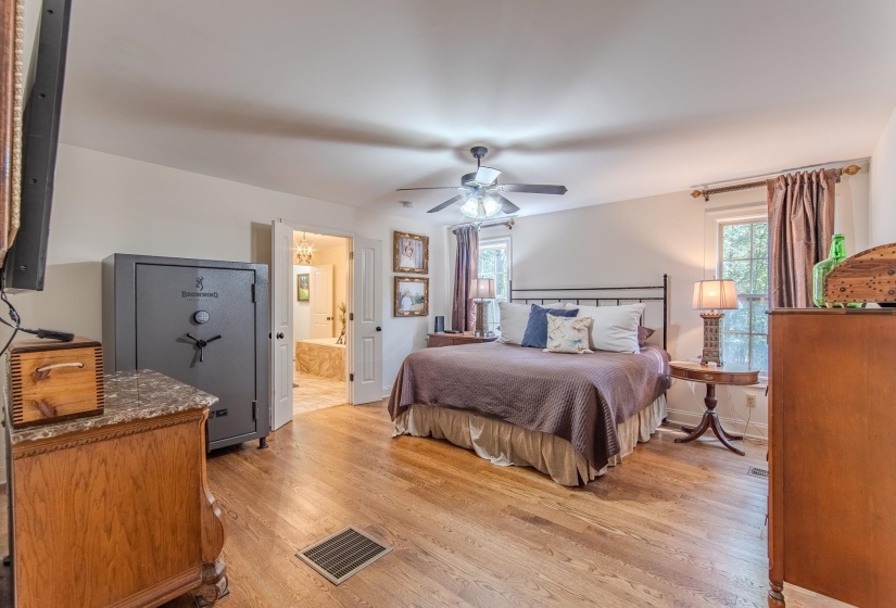 2395 POCAHONTAS RD, Pocahontas, Tennessee 38061-5537, 3 Bedrooms Bedrooms, 8 Rooms Rooms,2 BathroomsBathrooms,Residential,For Sale,POCAHONTAS,10218873