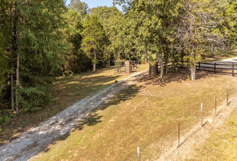 2395 POCAHONTAS RD, Pocahontas, Tennessee 38061-5537, 3 Bedrooms Bedrooms, 8 Rooms Rooms,2 BathroomsBathrooms,Residential,For Sale,POCAHONTAS,10218873