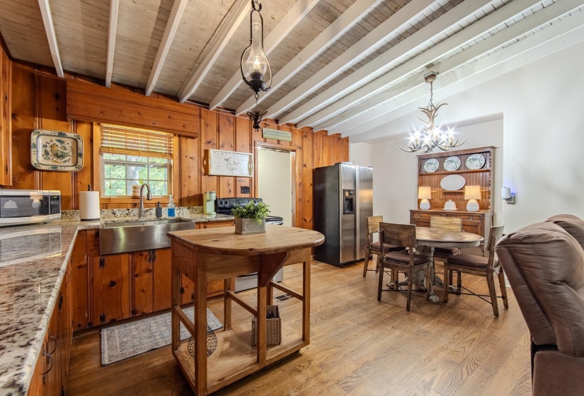 2395 POCAHONTAS RD, Pocahontas, Tennessee 38061-5537, 3 Bedrooms Bedrooms, 8 Rooms Rooms,2 BathroomsBathrooms,Residential,For Sale,POCAHONTAS,10218873