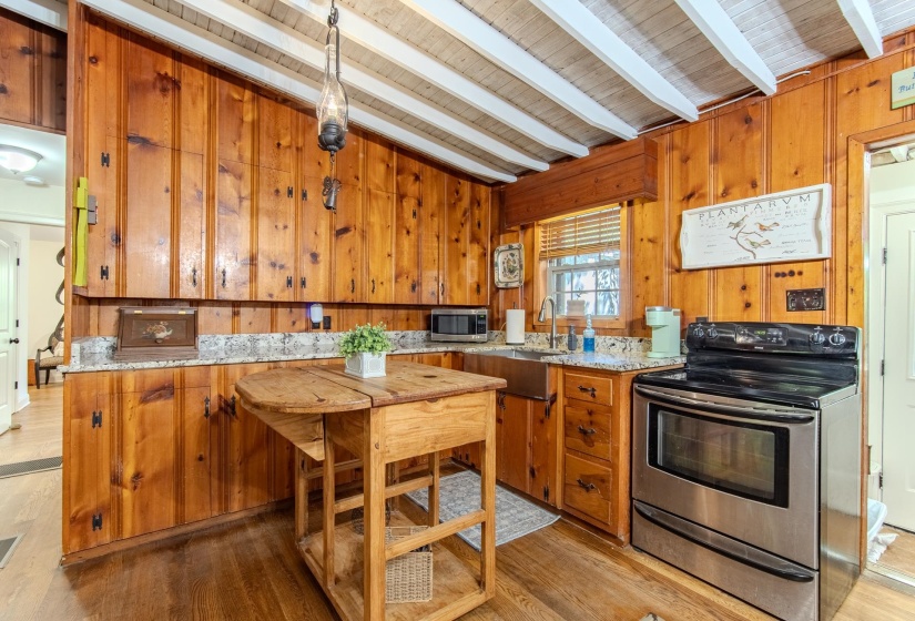 2395 POCAHONTAS RD, Pocahontas, Tennessee 38061-5537, 3 Bedrooms Bedrooms, 8 Rooms Rooms,2 BathroomsBathrooms,Residential,For Sale,POCAHONTAS,10218873