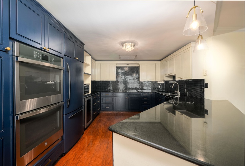 655 RIVERSIDE DR, Memphis, Tennessee 38103, 2 Bedrooms Bedrooms, 5 Rooms Rooms,2 BathroomsBathrooms,Residential,For Sale,RIVERSIDE,10218885
