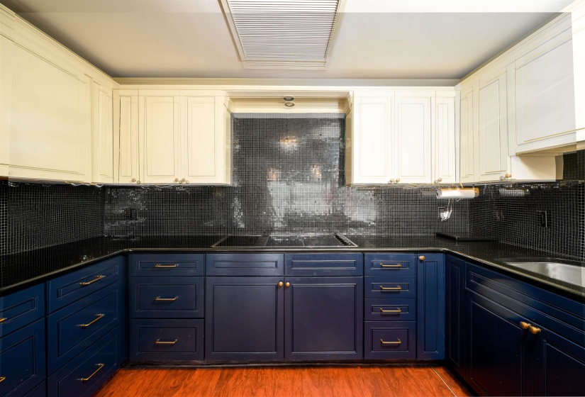 655 RIVERSIDE DR, Memphis, Tennessee 38103, 2 Bedrooms Bedrooms, 5 Rooms Rooms,2 BathroomsBathrooms,Residential,For Sale,RIVERSIDE,10218885