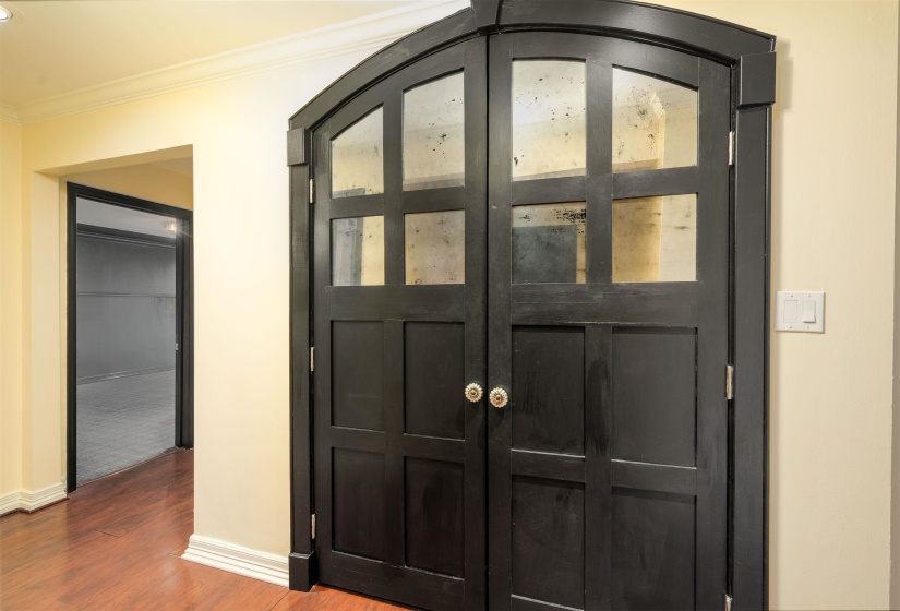 655 RIVERSIDE DR, Memphis, Tennessee 38103, 2 Bedrooms Bedrooms, 5 Rooms Rooms,2 BathroomsBathrooms,Residential,For Sale,RIVERSIDE,10218885