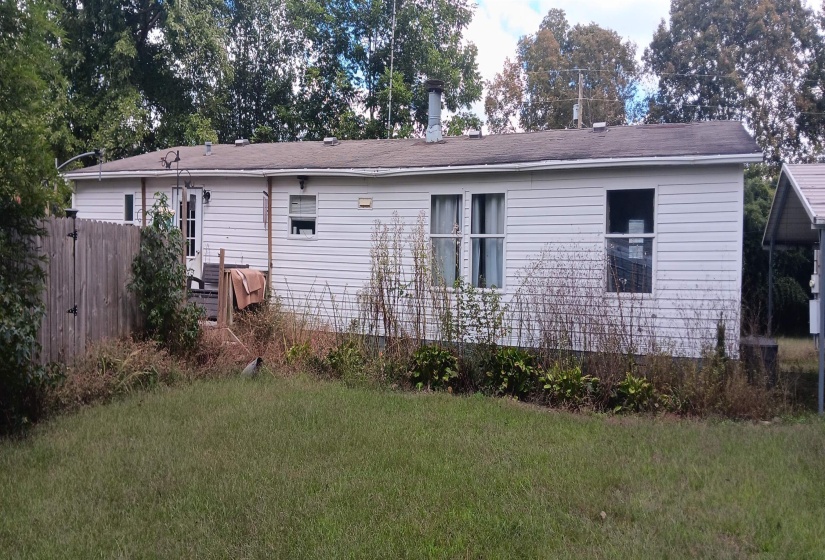 100 ACADEMY RD, Pulaski, Tennessee 38478, 3 Bedroom Bedrooms, 7 Room Rooms,2 BathroomBathrooms,Residential,For Sale,ACADEMY,0,10218889