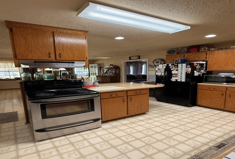 2857 HWY 64 HWY, Oakland, Tennessee 38028, 3 Bedrooms Bedrooms, 5 Rooms Rooms,2 BathroomsBathrooms,Residential,For Sale,HWY 64,10218893